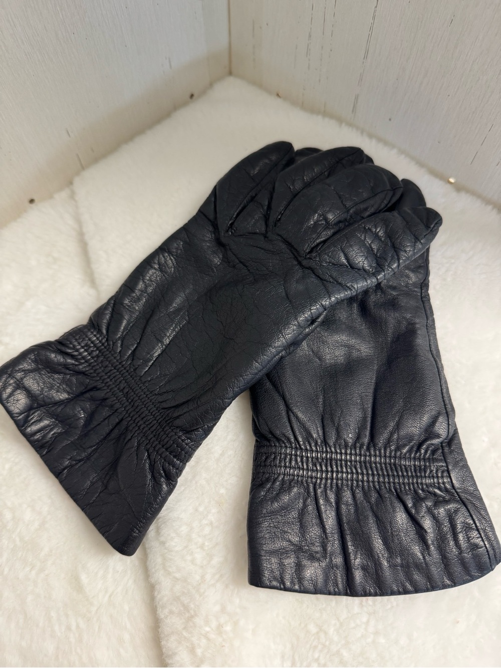 Classic Black Leather Women's Gloves with Elastic Wrist